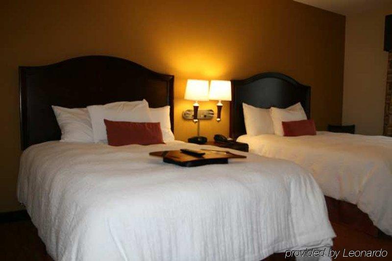 Hampton Inn & Suites Conroe I 45 North Room photo