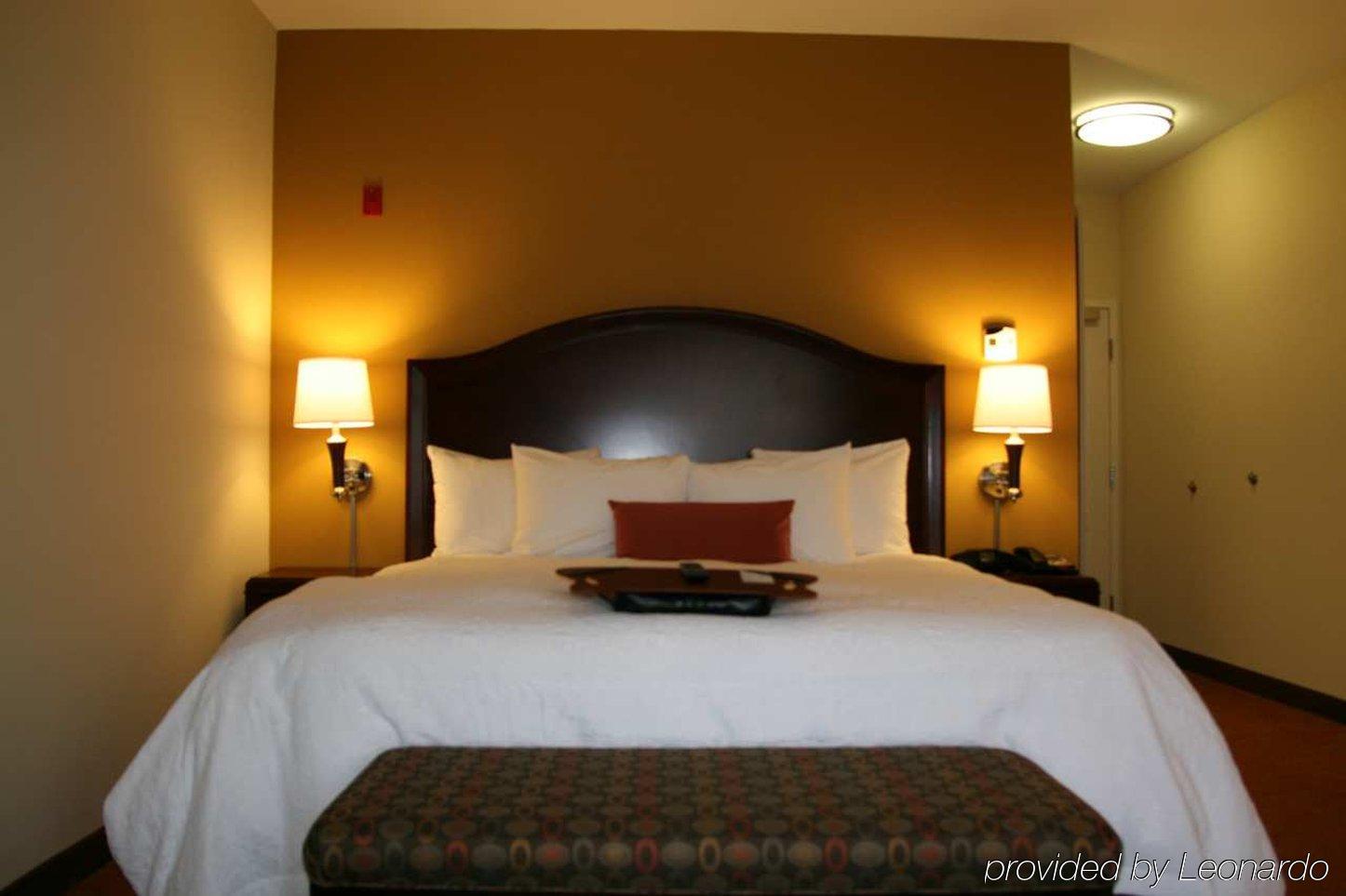 Hampton Inn & Suites Conroe I 45 North Room photo